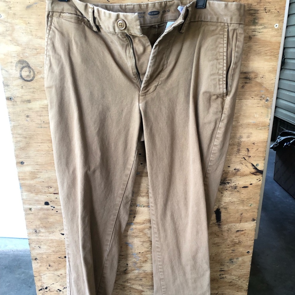 4 pair Old Navy ultimate straight khakis 30x32
